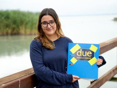 Belehúztunk a munkába, ha már a Balatonba nem lehet – újabb tudósítás a médiatáborról