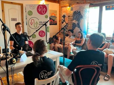Két rádiós világ találkozott a DUE-táborban